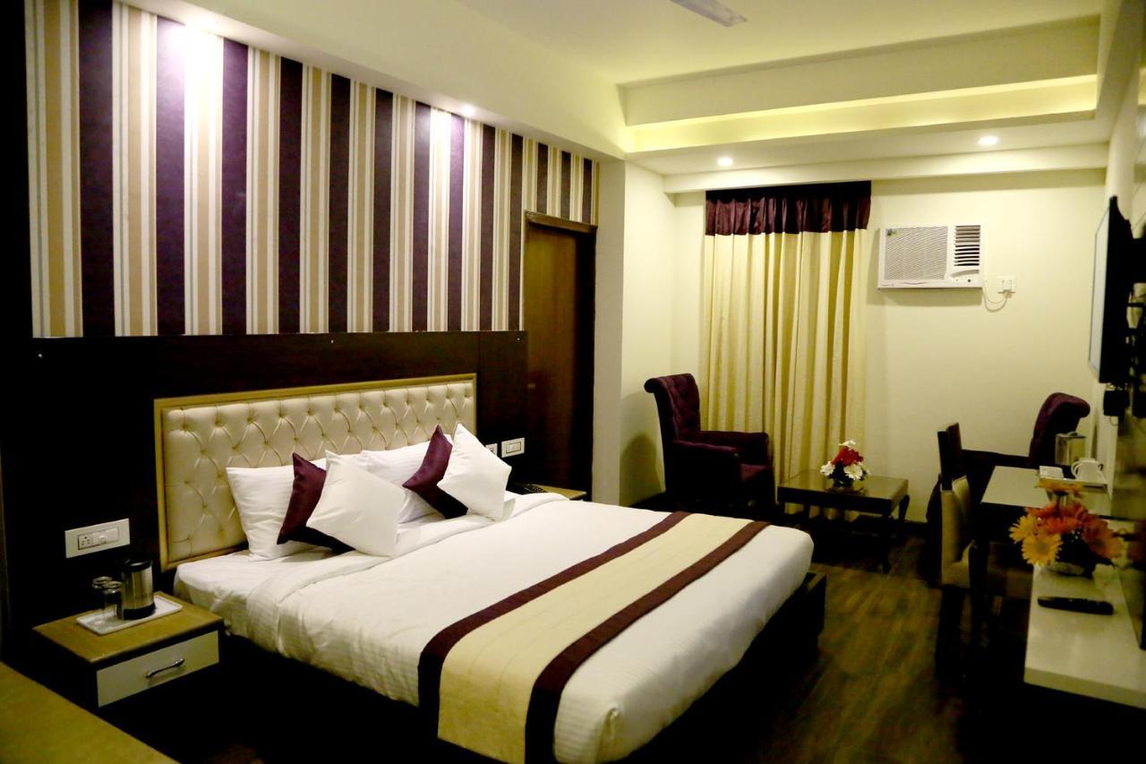 Hotel S C Residency Zirakpur Exterior foto